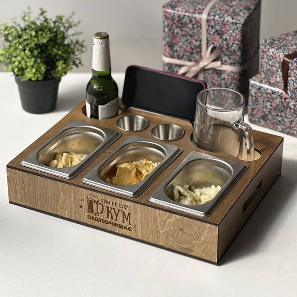 Beer box with containers for snacks and sauces as a gift