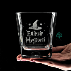 Engraved whiskey glass for men