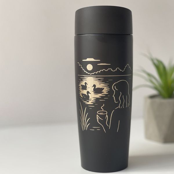 Thermo mug with double engraving of nature