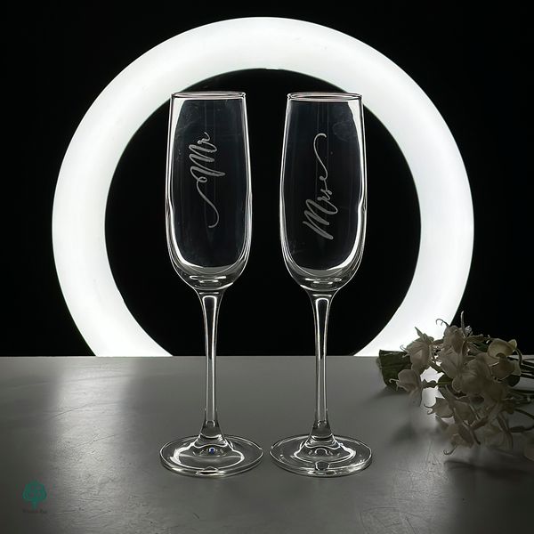 Парные бокалы для шампанского с гравировкой "Mr&Mrs"