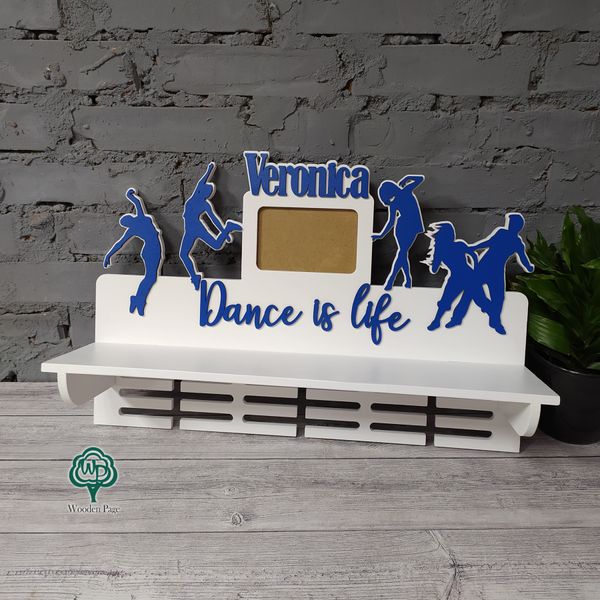 Medallion for dances with the name "Dance is life"
