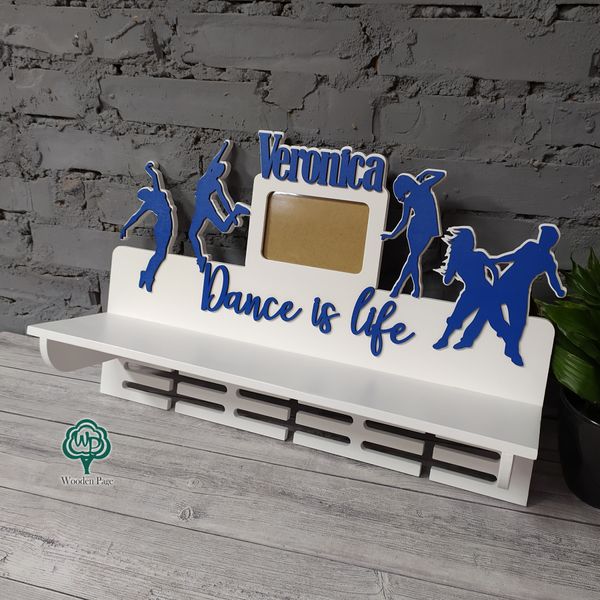 Медальница для танцев с именем "Dance is life"