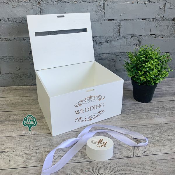 Wedding set according to the wedding style: a box for rings and a chest for gifts