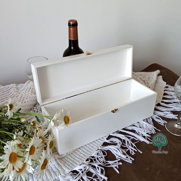 Wedding alcohol storage box with the names of the newlyweds