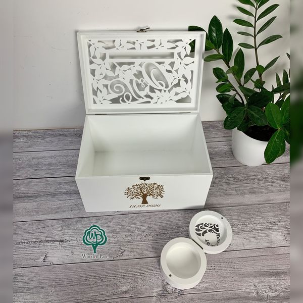 Wedding openwork set: chest and casket with engraving