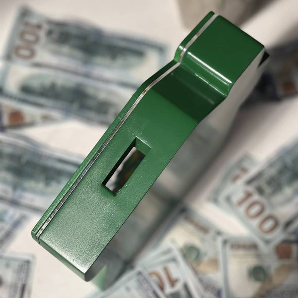 Копилка для денег с роботом в зеленом цвете