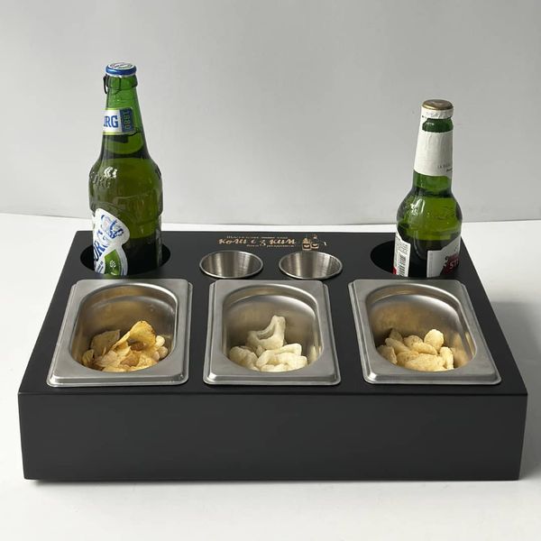 Gift beer box with containers for snacks and sauces