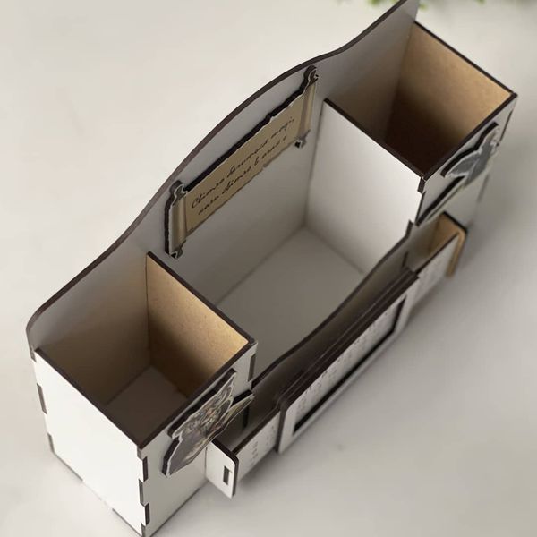 Teacher's calendar organizer with print