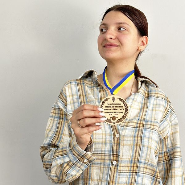 Two-sided name medals for graduates made of wood