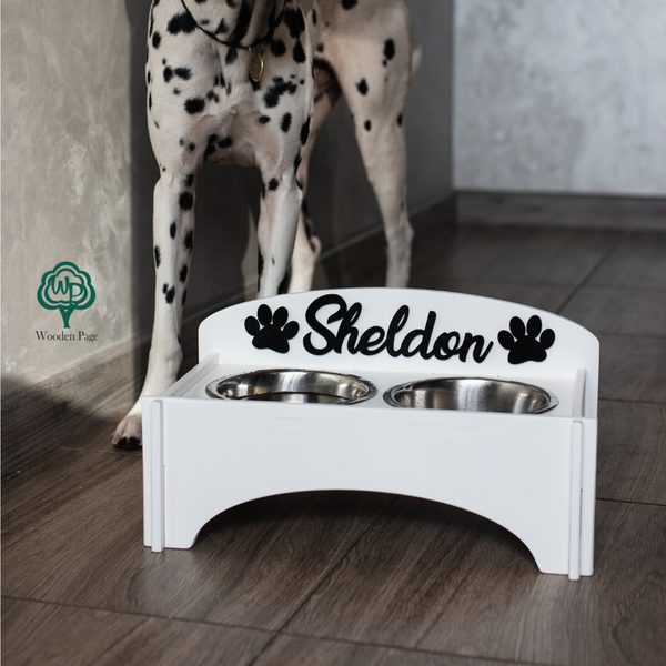Personalized pet stand Fred