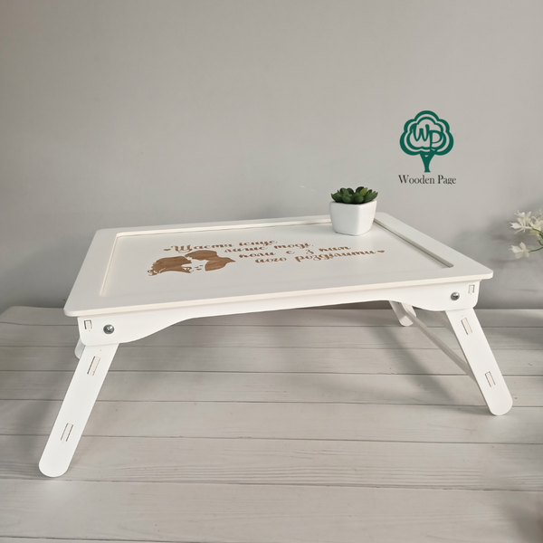 Stand table with engraving in white color