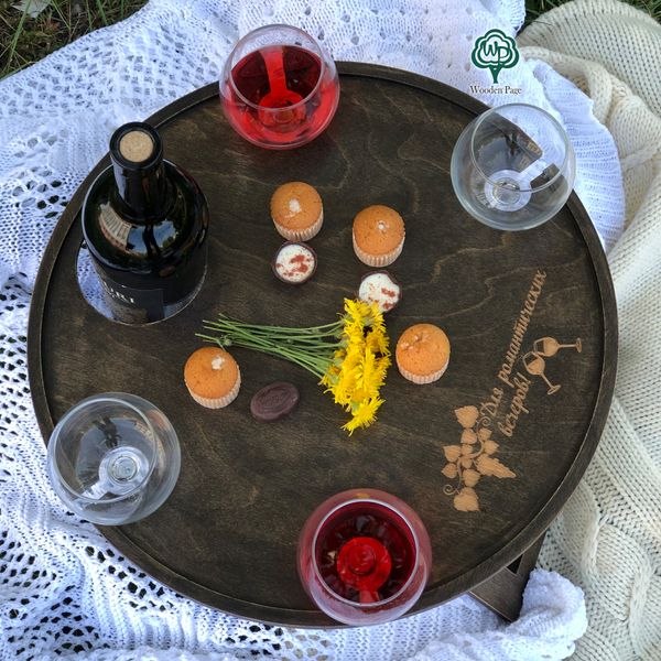 Wine table for 4 glasses with individual engraving