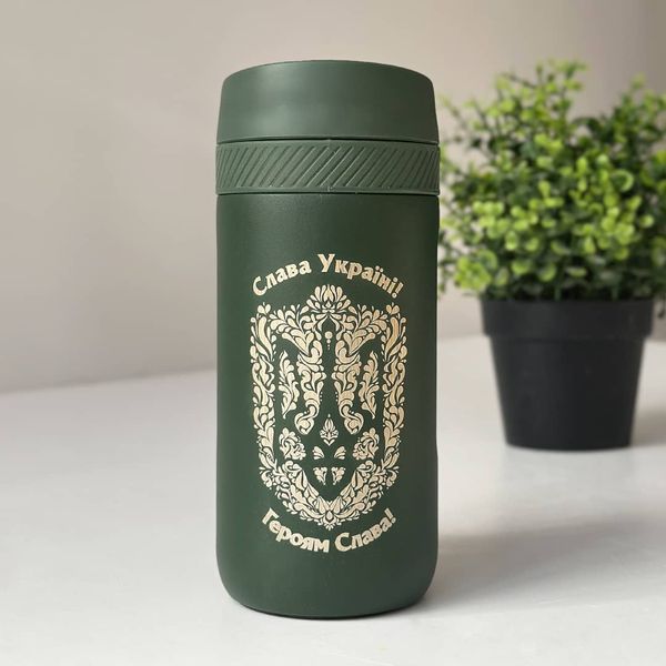 Green thermo mug as a gift for a military man