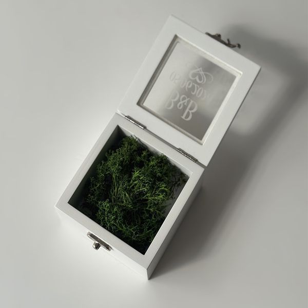 Ring box with initials