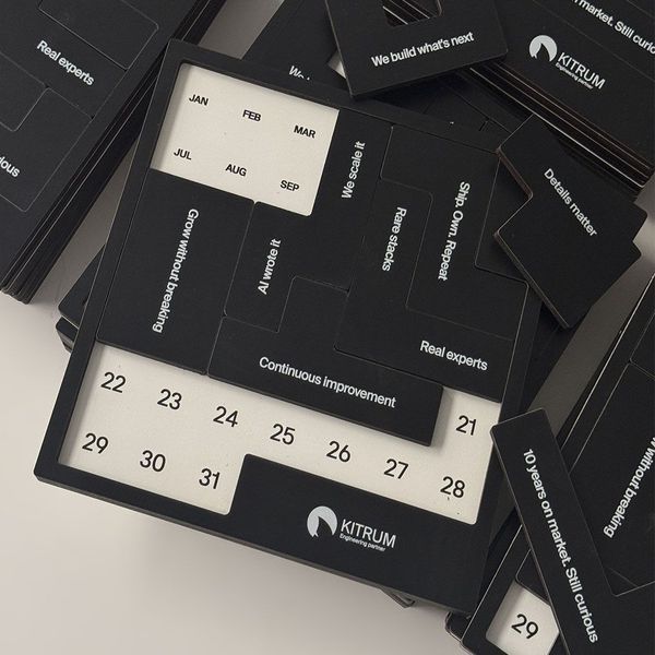 Календар-головоломка з логотипом