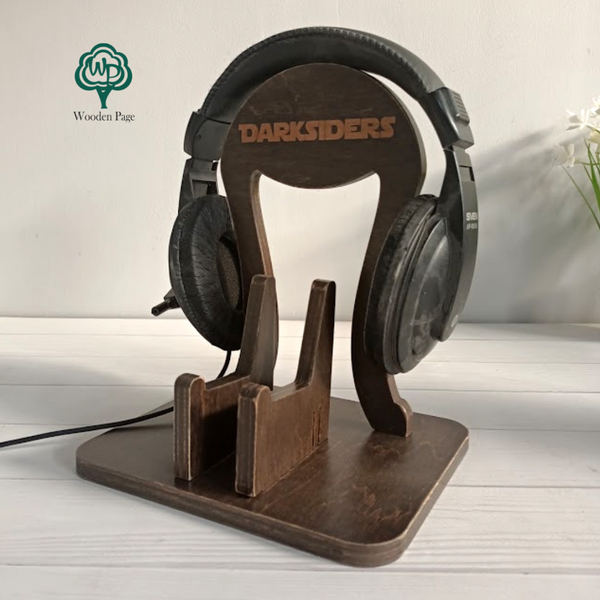 Wooden gamepad stand with Darksiders engraving