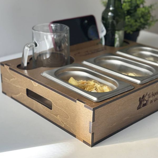 Beer tray with patriotic inscription