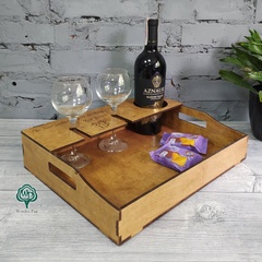 Interior wine tray with engraving
