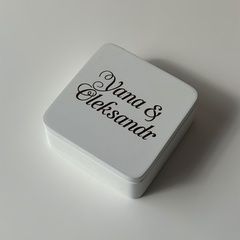 Ring box with decorative moss for a wedding