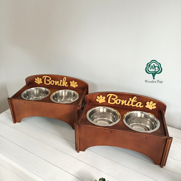 Bowls on a stand with the name for the dog Fred