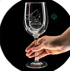 Wine glass with engraving "To sparkle your eyes"