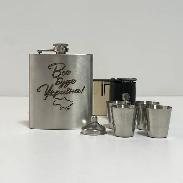 Набір фляга з чарками на подарунок в дерев'яній коробці