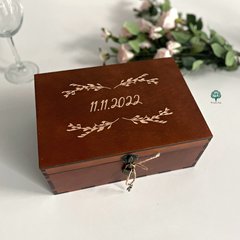 Wooden box for glasses with engraving