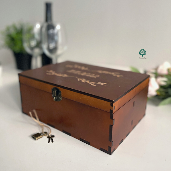 Деревянная коробка для бокалов с гравировкой