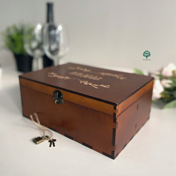 Wooden box for glasses with engraving