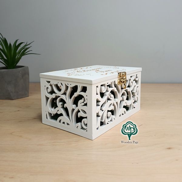 Деревянная коробочка для обручальных колец с гравировкой даты