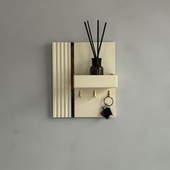 Ключница с металлической вставкой в молочном цвете