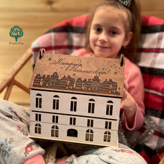 Новорічний будиночок з дерева для цукерок