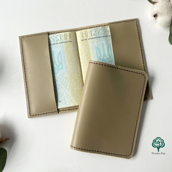 Passport cover made of genuine Capri leather
