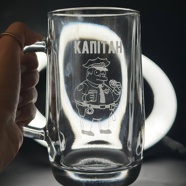 Engraved beer glass as a gift for a police officer