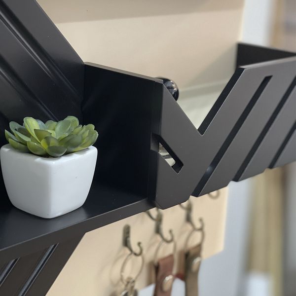 Designer key holder for the shield "Welcome Home" in beige and black