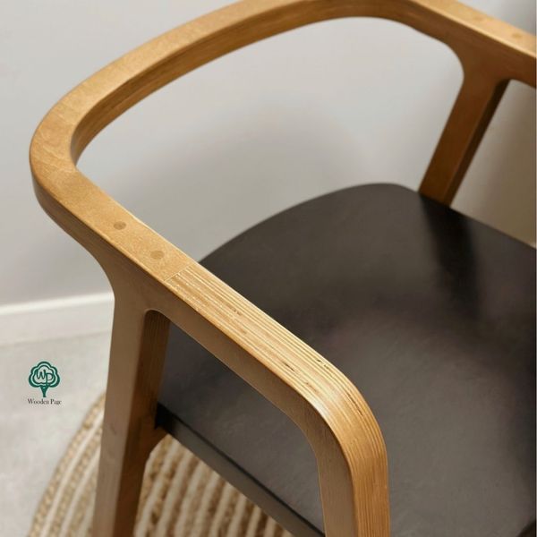 Дизайнерське крісло для дому з дерева