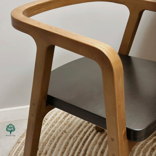 Дизайнерське крісло для дому з дерева