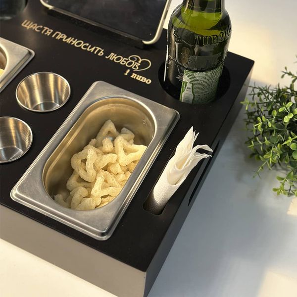 Beer tray with containers for sauces and goodies