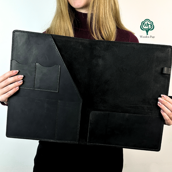 Leather document folder as a gift for an accountant
