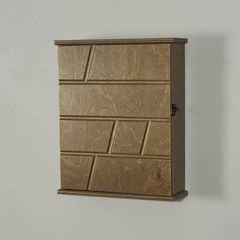 Дизайнерська ключниця з дверцятами з дерева