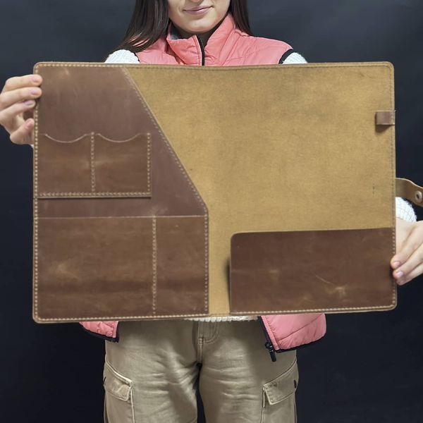 Leather document folder with engraving